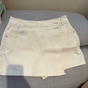 Women's Cream Skort
